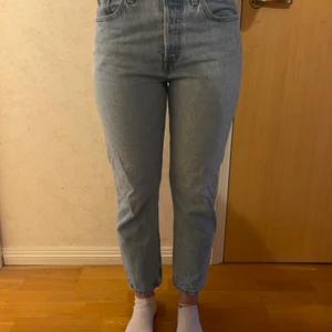 Levis 501  - Levis 501, storlek 27/28. Jättefina men passar tyvärr inte mig längre 💗