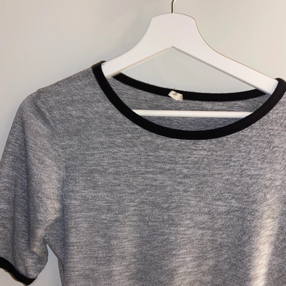 Grå T-shirt-klänning  - 91