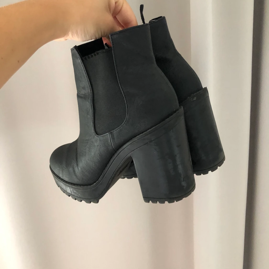 Svart höga skor - 90