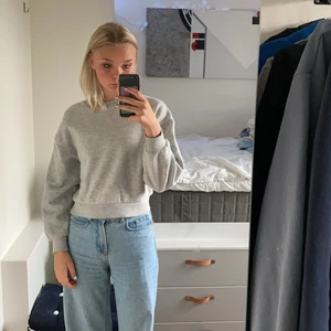 Tröja  - Grår tröja från Ginatricot 