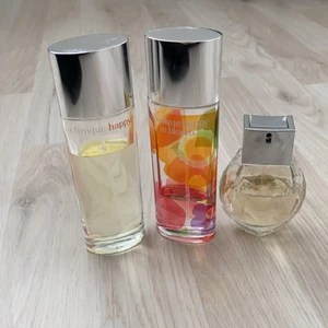 Parfym - Säljer dessa tre goda parfymer för 150 kr totalt, två av de är i märker clinique happy och den tredje är i märket emporio armani. Observera att det är olika mycket parfym i var och en. 
