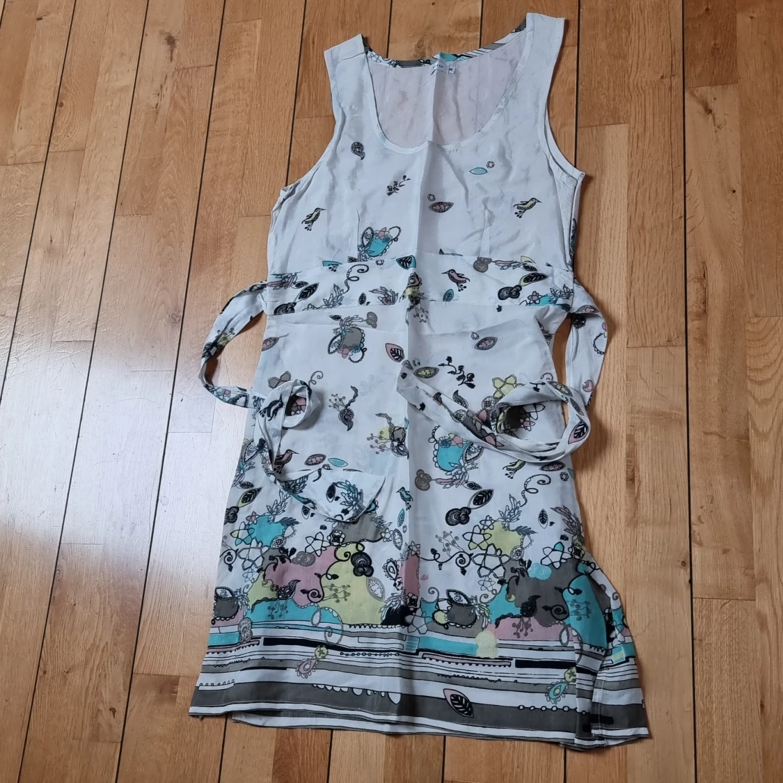 Supersöt skir klänning från kaffe. - 90