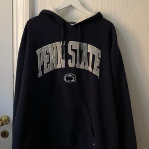 Vintage Hoodie - En vintage oversized hoodie med tryck 