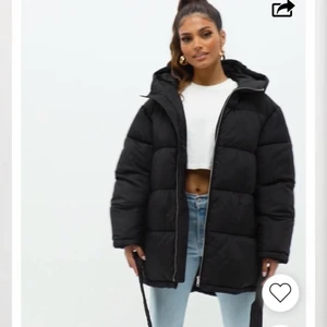 Jacka - Precious pufferjacket från Nelly, slutsåld i alla storlekar. Endast testad ☺️🙏🏼 hör av er för fler bilder. Frakt tillkommer. Oversized!
