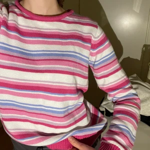randig tröja  - superfin randig tröja köpt secondhand, passar xs-s ❤️‍🩹 vintage men fint skick!