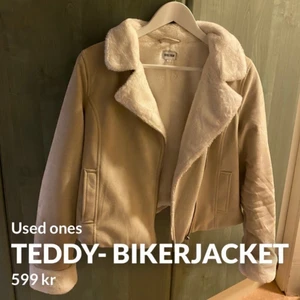 Jacket BUBBLEROOM - USED ONES! Teddymaterial på insidan🐻