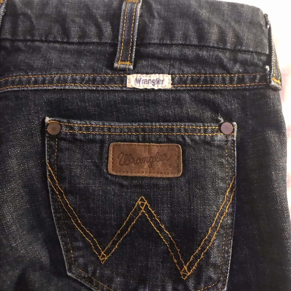 Lågmidjade Jeans från Wrangler. Vet inte storleken men S/M. 150kr + Frakt. . Jeans & Byxor.