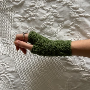 Virkade torgvantar - torgvantar!🍀de på bilden är ej till salu men gör i andra färger efter beställning så bara att skriva vilken färg man vill ha så försöker jag fixa🌟