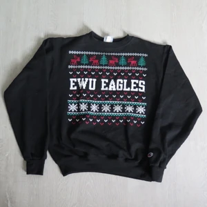 EWU sweatshirt - Svart graphic sweatshirt “EWU Eagles” strl S. 66 kr spårbar frakt.  Skicka meddelande vid frågor/fler bilder!  Notera att små defekter kan finnas då den inte är ny. Större brister nämns tydligt i annonsen/visas på bild. OBS! Bud är bindande!!!!!!!  