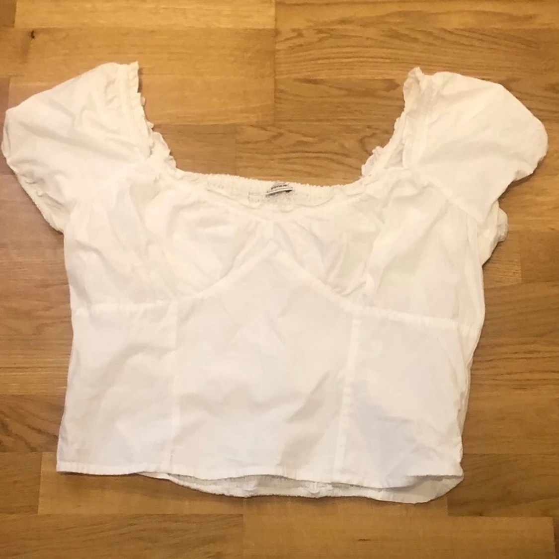 Vit blus med puffärmar från pimkie 🤍 - 91