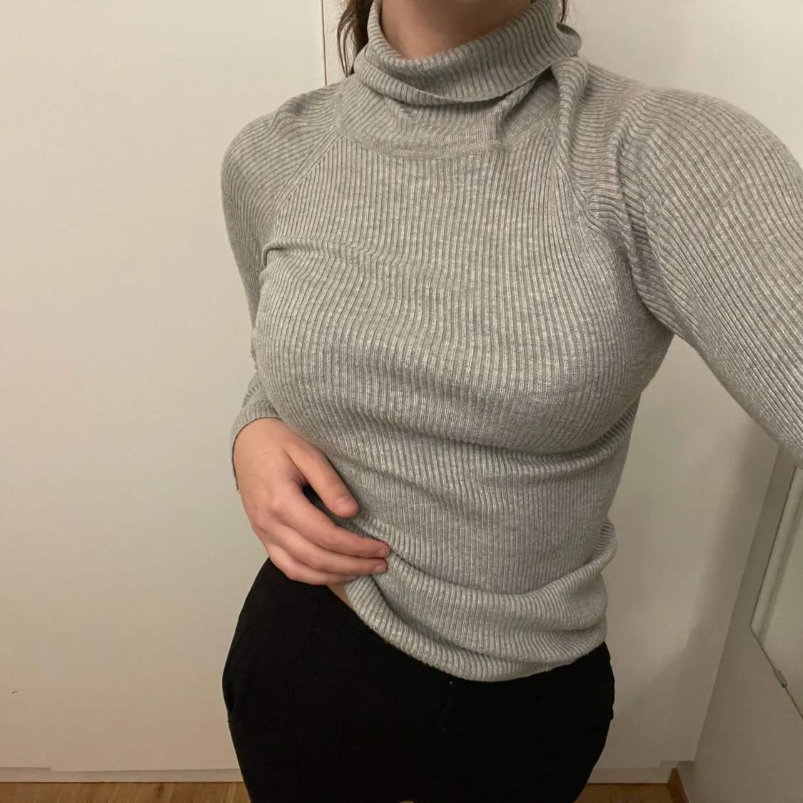 Mysig tröja med hög hals - 90