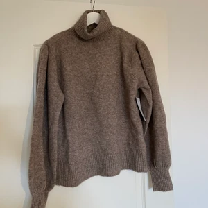 Stickad tröja - Stickad tröja från NA-KD, aldrig använd! 