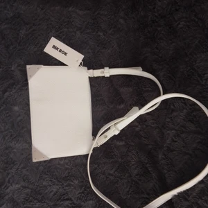 Bikbok - Liten axel väska 