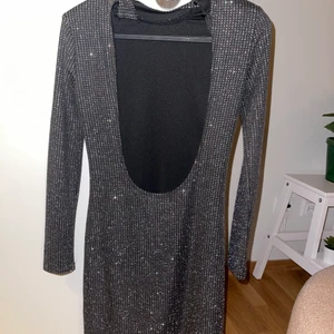 Adika dress for Christmas size S - Size:s store name:Adika        Look really good on the body! 