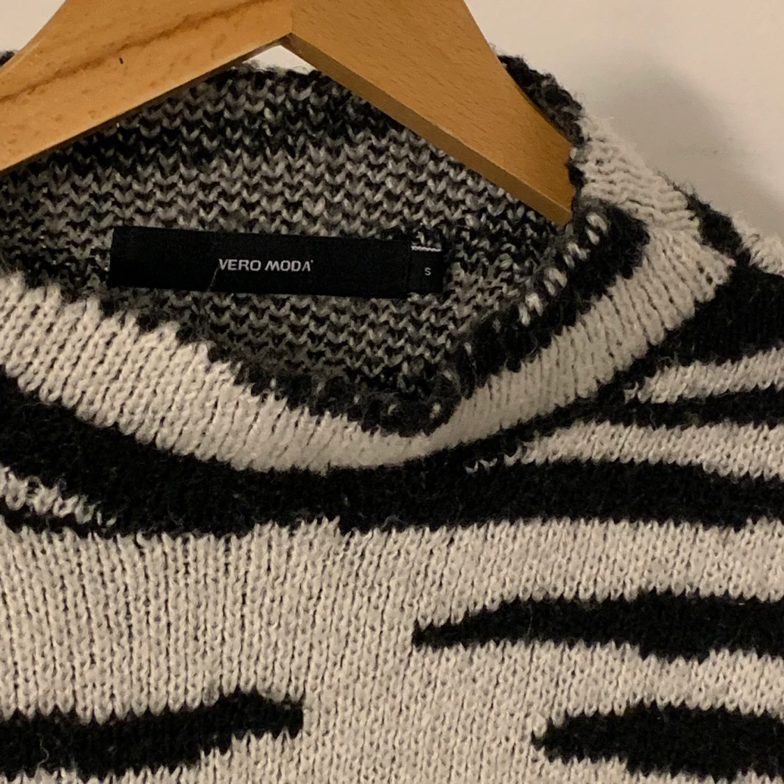 VERO MODA Stickad tröja strl. S - 91