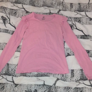Hm tröja rosa - Storlek 146/152 använts några ggr men annars gott som ny