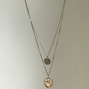 guldigt halsband - så fint guldfärgat halsband💛💛