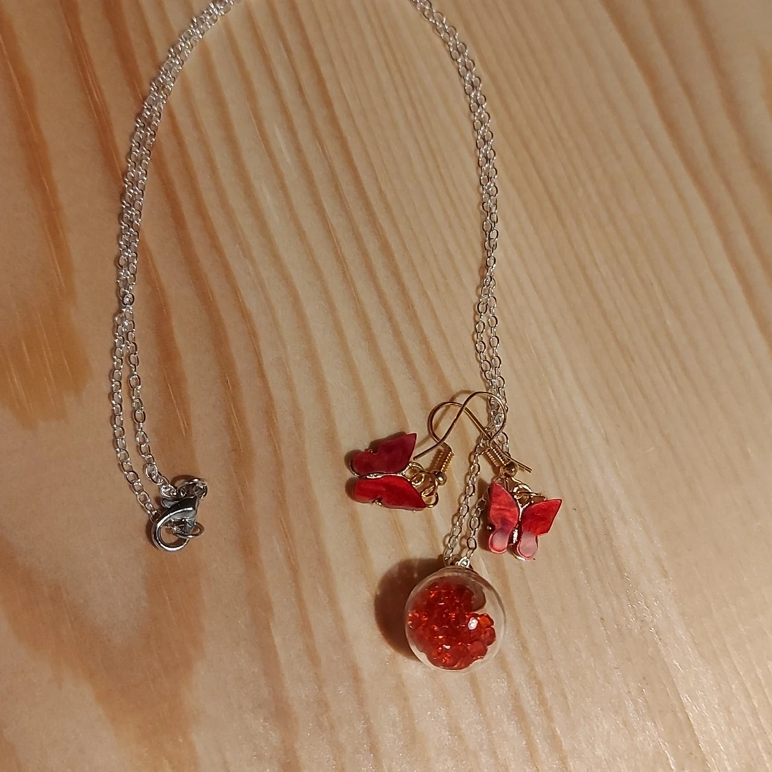 Halsband och örhänge 