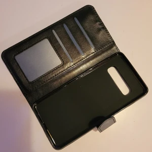 Plånboksmobilskal till samsung galaxy s10 - Säljer nu ett plånboksmobilskal till Samsung Galaxy s10 då jag köpt fel modell till mig sambo..  Helt ny, oanvänd, beställd från Teknikhallen.se   #plånboksskal #mobilskal #skal #case #samsung #galaxy #s10 #plånbok