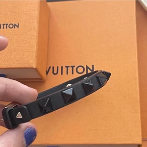 Valentino armband - Äkta Valentino armband som är väldigt sparsamt använd och är som ny💗💗