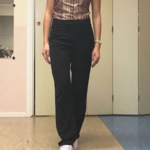 Svarta kostymbyxor  - Gott skick 