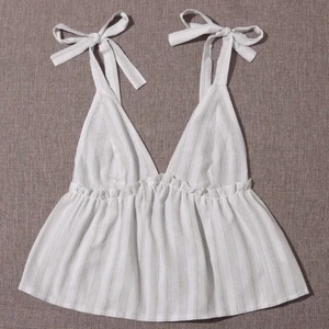 halterneck topp - säljer denna superfina halterneck toppen ifrån shein då den var något för stor på mig, stl M & skulle säga att den är true to size & passar de flesta bröst storlekar då man reglerar bandet själv