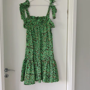Summer dress - Cute and colourful summer dress from H&M. 120 Sek plus delivery.