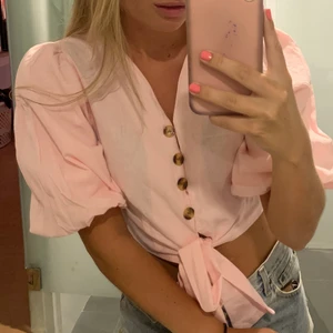 Ljusrosa blus  - Köpt i en butik utomlands. Linne-material. Storlek S/M. 💖💖