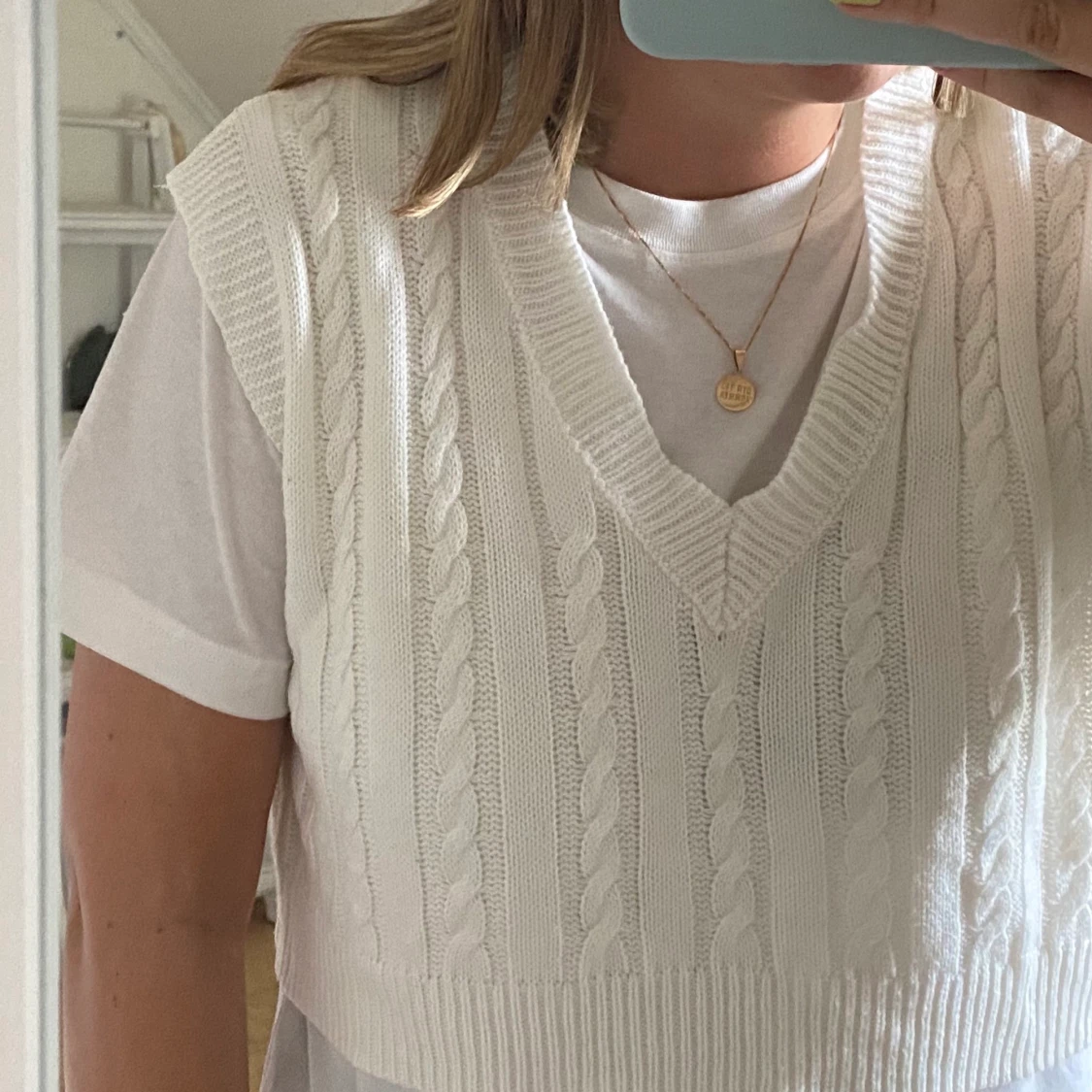 Vit croppad väst  - 90
