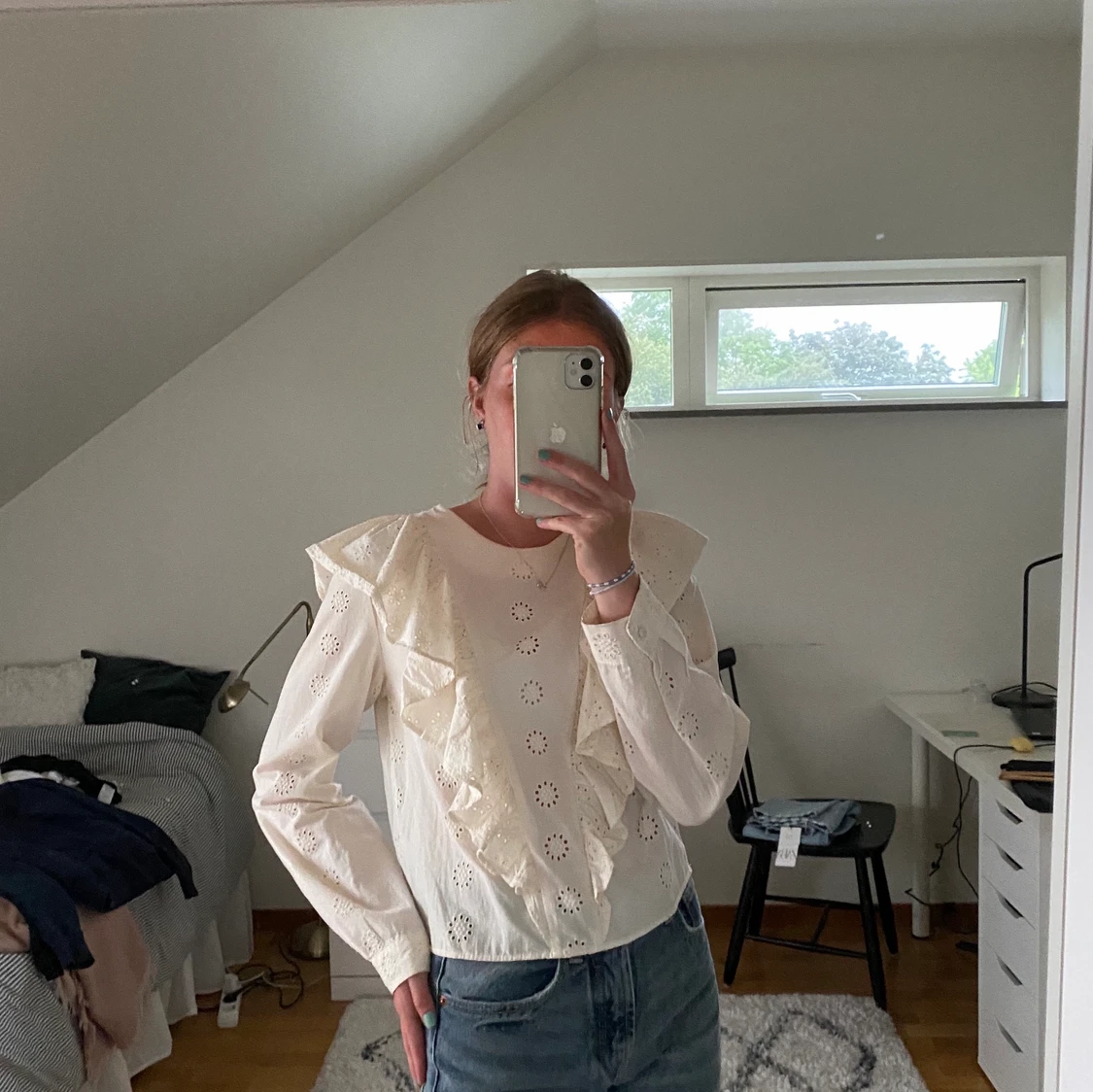 Fin krämvit blus  - 90