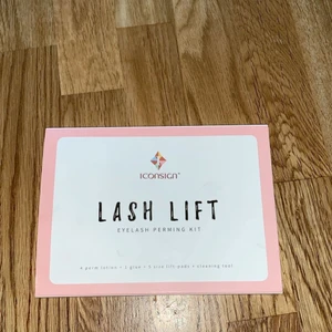 Lash lift kit  - Lash lift kit, endast provad en gång. Säljer då den inte kommer till användning, dm vid frågor 
