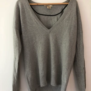 Filippa k 100% cashmere  - 100% cashmere tröja, välanvänd men i bra skick! Inga slitningar eller noppring