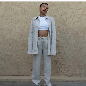 Adsign  - Super fin linne skjorta från Adsign!! 💛 Säljs pga fel storlek.