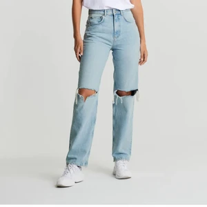Jeans - Super populära gina jeans, använda några gånger. Dock kommer de ej till använding längre 💗De är deras (90s high waist jeans) 