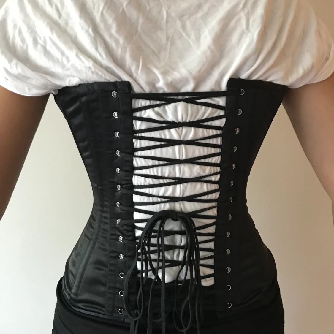 Tvättäkta handsydd korsett  - 90