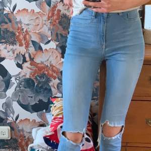 Molly highwaist jeans ljusblå, stl S. Använda men bra skick 70 kr + frakt 