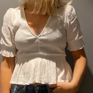 Fest topp - En JÄTTE snygg fest topp som passar till nästan vad som, den är så så så fin men den passar inte bra till mig, jag har inte den stilen