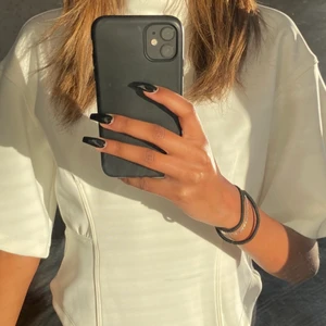 POPLIN TRÖJA - poplin tröja från zara i strl S köpt i våras och fortfarande i nyskick då jag använt den fåtal gånger. blixtlås på midjan och bak i nacken! Otroligt fin🤍