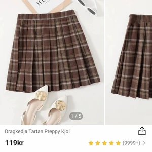 Rutig kjol - Rutig preppy kjol från Shein i stl. Xs. Den är helt oanvänd då jag fick hem den igår och den var lite för tight i midjan på mig. Den har en dragkedja i sidan och är i ett mjukt filt-liknande tyg. Du väljer själv fraktalternativ, rekommenderar postnords S-påse