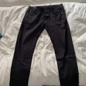 G-Star Jeans - Gstar Jeans till billigt pris. Inköpta för 1299kr. Mitt pris 700kr