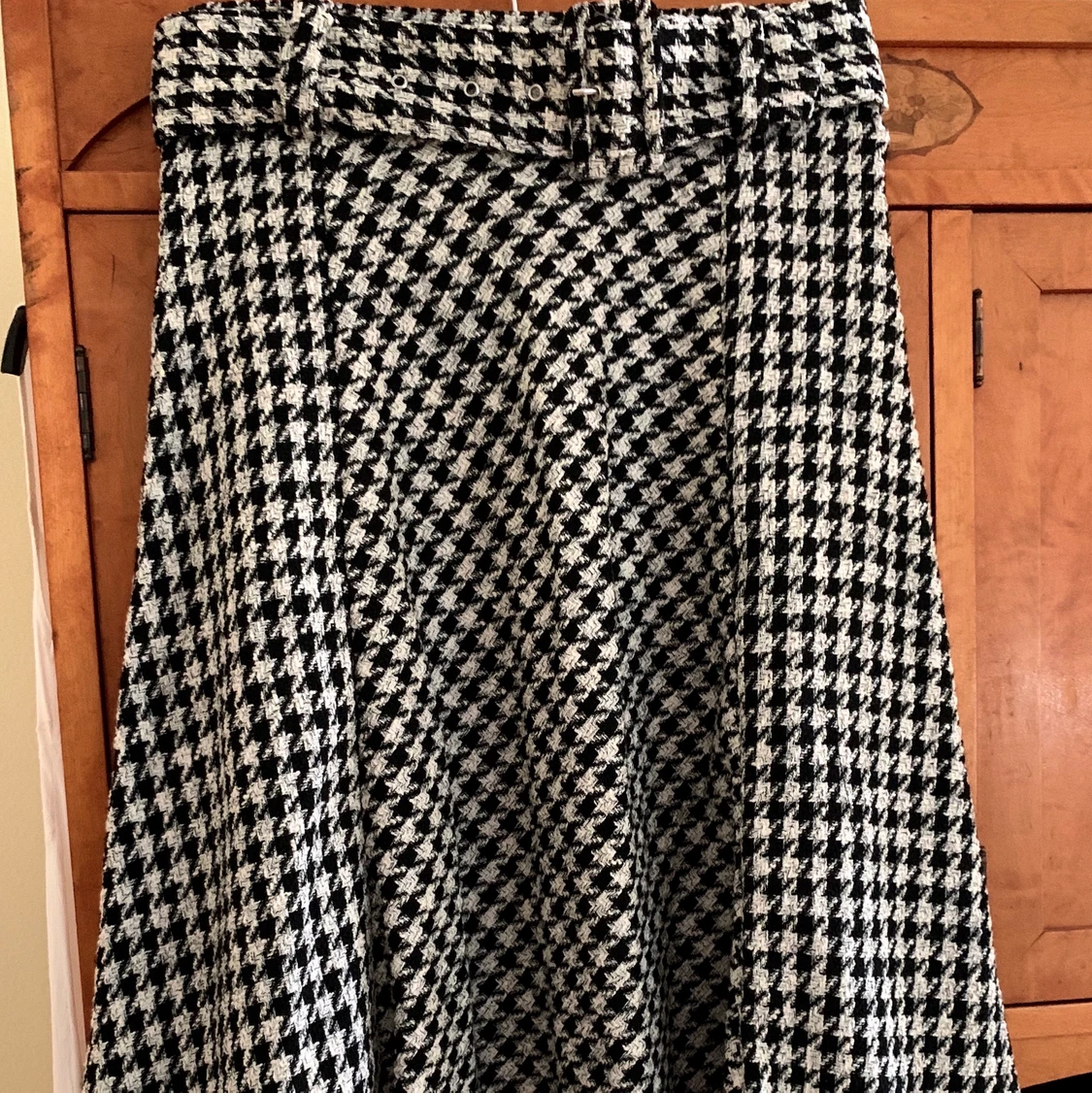 Svartvit kjol i nyskick från H&M