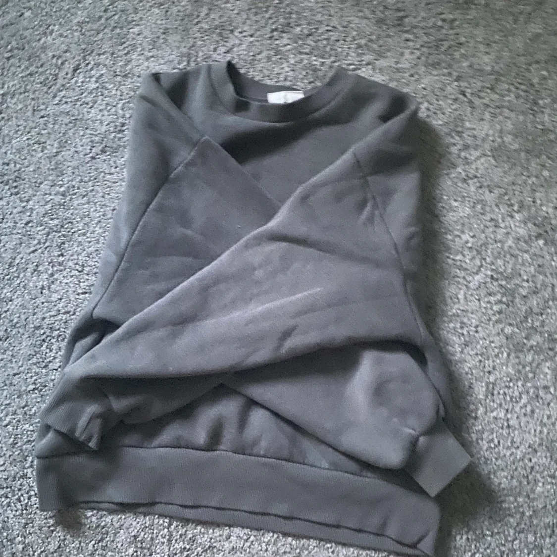 Grå sweatshirt  - 91