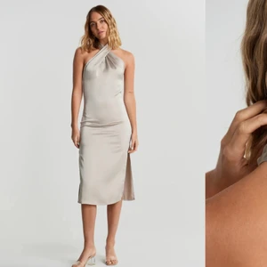 Klänning från ginatricot  - Klänning från ginatricot i storlek 36 vilket är S. Helt ny och oanvänd prislappen kvar. Orgibalpriset är 499kr mitt pris är 250 men den kan diskuteras 