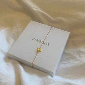 Bring me luck bracelet - Säljer mitt armband från Syster p, armbandet är i nyskick!! Kan skicka egna bilder vid förfrågan💗