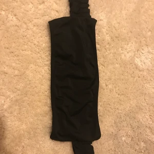 Bikini överdel  - En svart bikini överdel, jätte fin men använder aldrig och aldrig använt den! Från NA-KD, 🙂