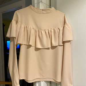 Rut & Circle, blus  - En gullig ljusrosa blus från Rut & Circle. Använt endast en gång, Inte min stil tyvärr. Storlek M, men passar en S. 