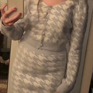 Kofta och kjol  - Kofta och kjol från Shein. Oanvänd. Supersöt! 😍