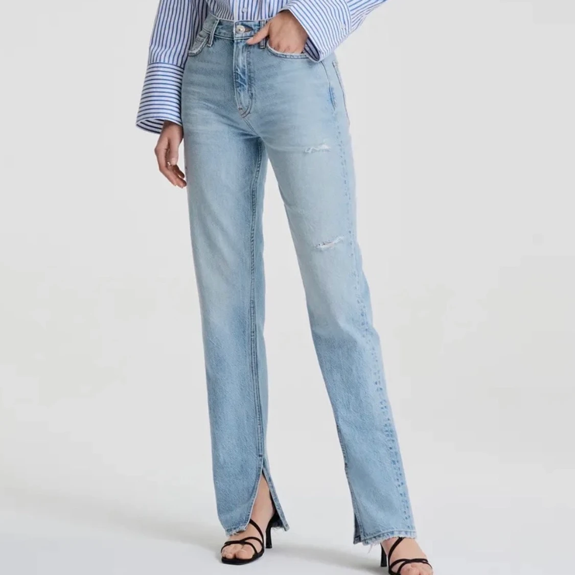 Blå slit jeans 