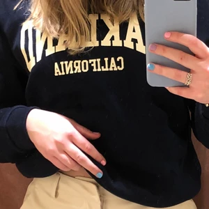 Mörkblå tröjaaa!!!💙💙 - Väldigt sällan använd! 