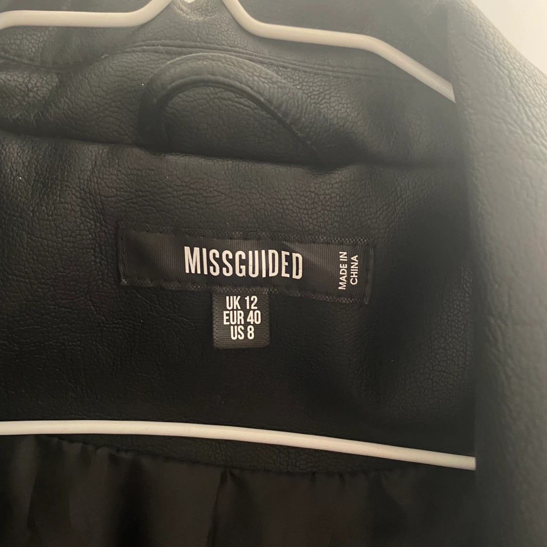 Superfin skinnjacka från missguided  - 90